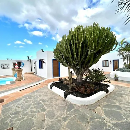 Apartamento Doble Con Desayuno Incluido, Wifi Gratis, Estupenda Piscina En Yaiza