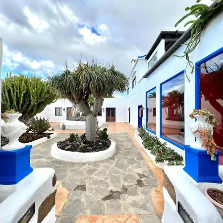 Doble Con Desayuno Incluido, Wifi Gratis, Estupenda Piscina En Yaiza * Yaiza (Lanzarote)