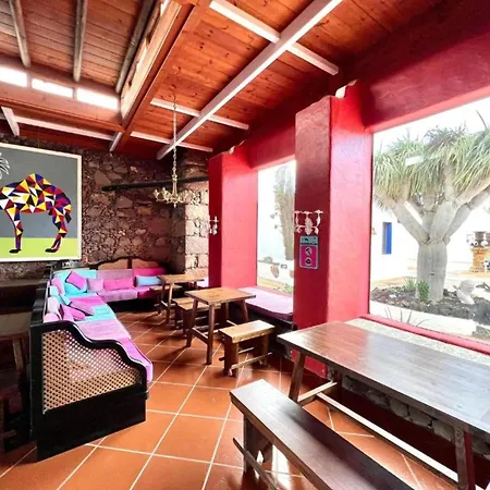 Doble Con Desayuno Incluido, Wifi Gratis, Estupenda Piscina En Yaiza
