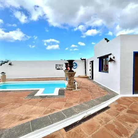 Doble Con Desayuno Incluido, Wifi Gratis, Estupenda Piscina En Yaiza Yaiza (Lanzarote)