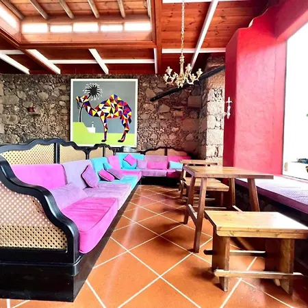Doble Con Desayuno Incluido, Wifi Gratis, Estupenda Piscina En Yaiza *