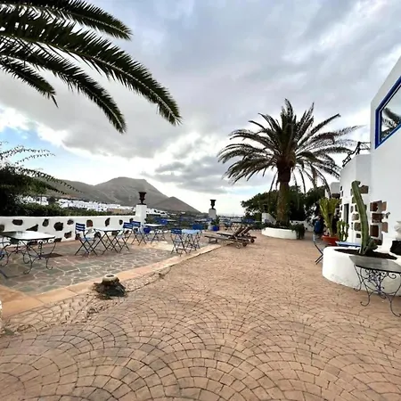 Doble Con Desayuno Incluido, Wifi Gratis, Estupenda Piscina En Yaiza Apartment
